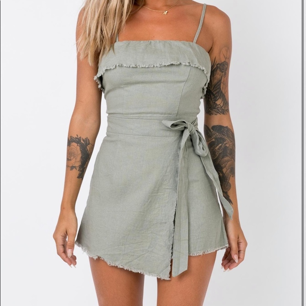 NWT princess polly size 4 romper
